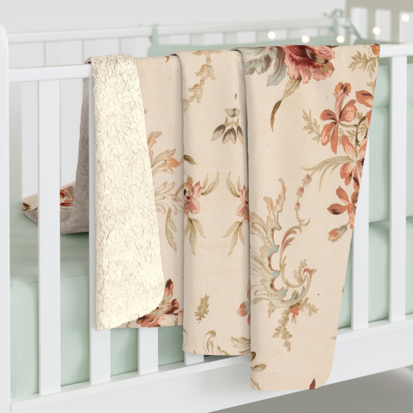 Sherpa Fleece Blanket with a Vintage Floral Pattern